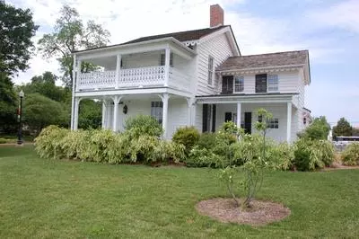 Higgens House - exterior