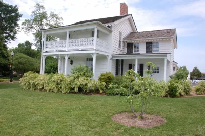 Higgens House - exterior